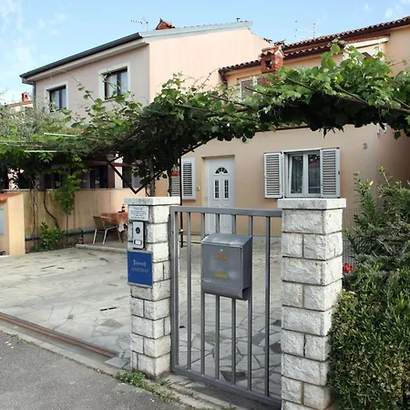 Tadijic Apartment *