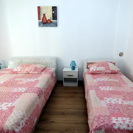 Tadijic Apartamento *