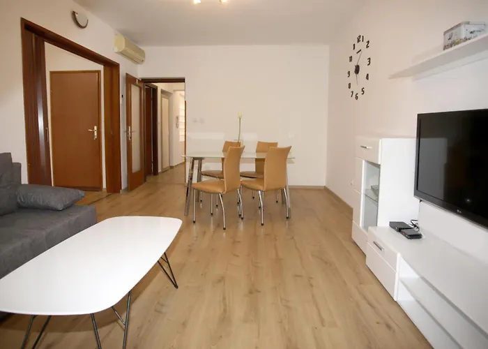 Tadijic * Πούλα