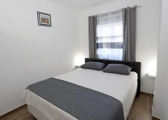 Tadijic * Πούλα